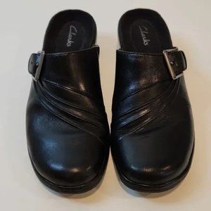 Clarks Women’s SZ 7M Black Leather Mules Slip On Shoes Buckle